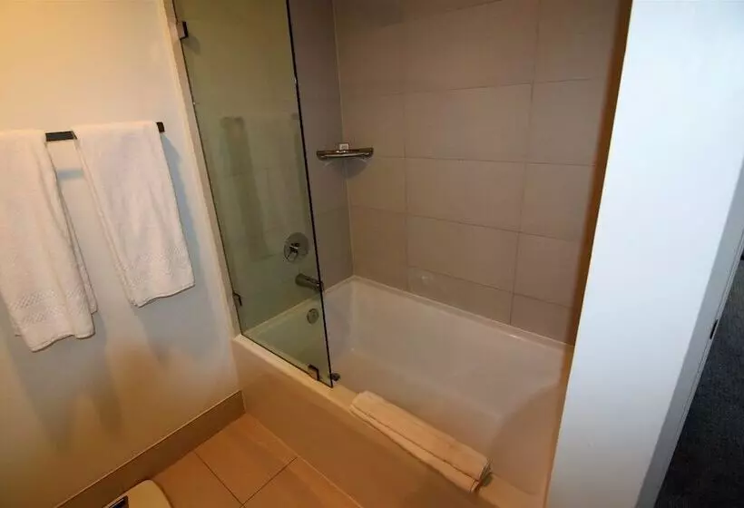 Hotelli Stuning Ocean View 3 Bed 3 Bath Across The Beach @ Beachwalk