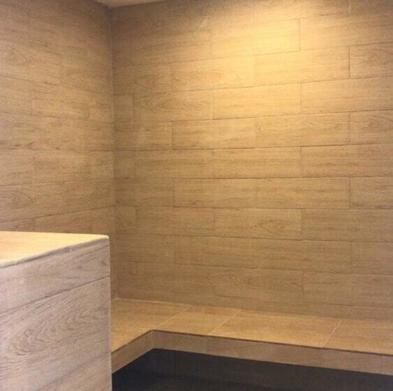 הוסטל Nomads Party