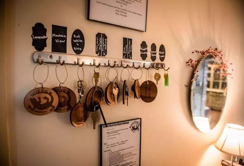 Majatalo Brook Road Inn