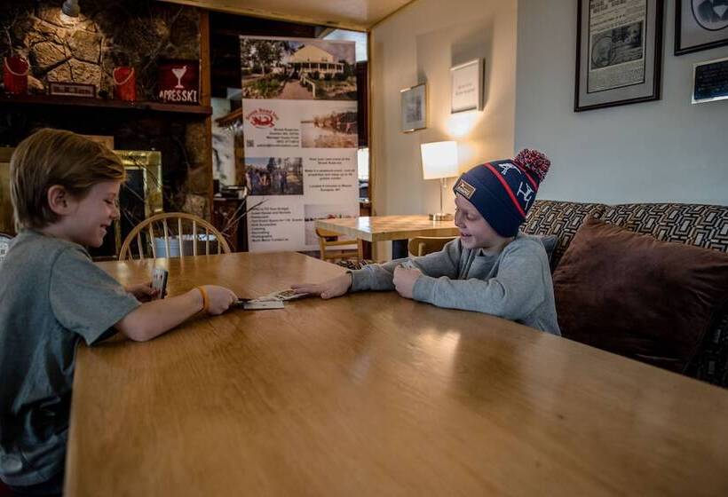 펜션 Brook Road Inn