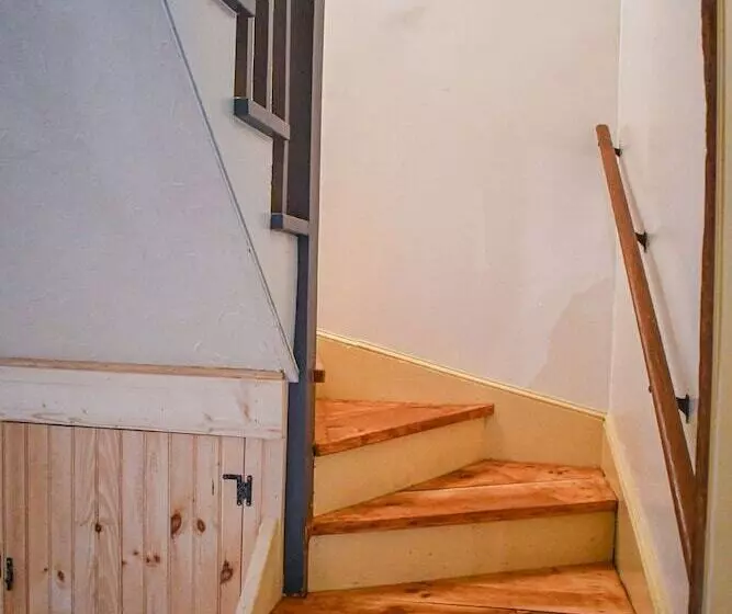 Majatalo Brook Road Inn