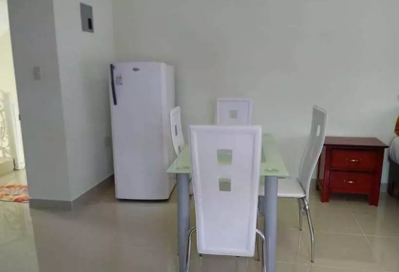 Majatalo Edificio Cinda Foundation