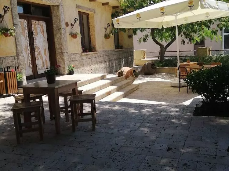 Priamos Pansiyon