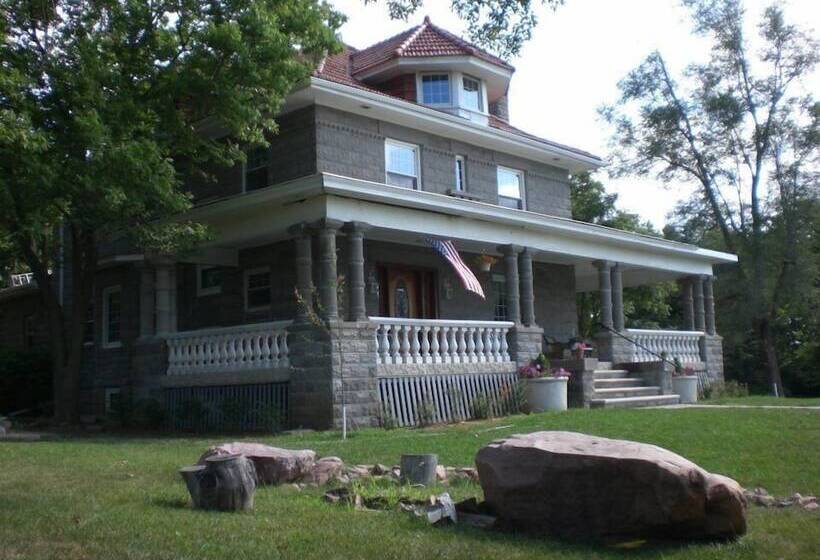 Bed and Breakfast Prairie Creek Inn