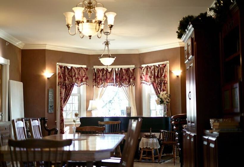 Bed and Breakfast Prairie Creek Inn