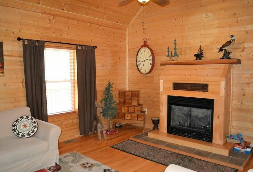 Comfortable Mountain Home Near Everything Yet Private