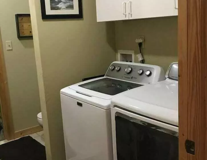 Comfortable Mountain Home Near Everything Yet Private