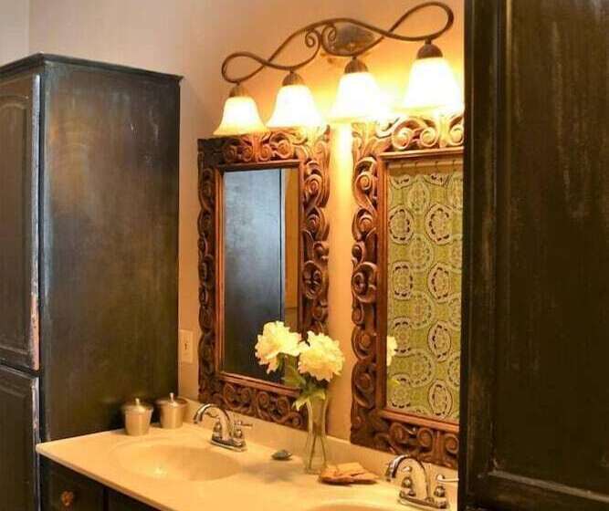 Comfortable Mountain Home Near Everything Yet Private