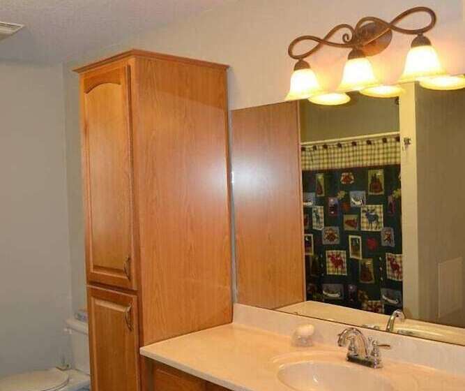 Comfortable Mountain Home Near Everything Yet Private