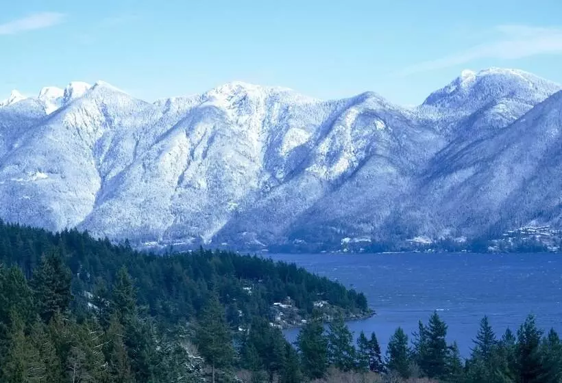 Hotelli Artisan Suites On Bowen