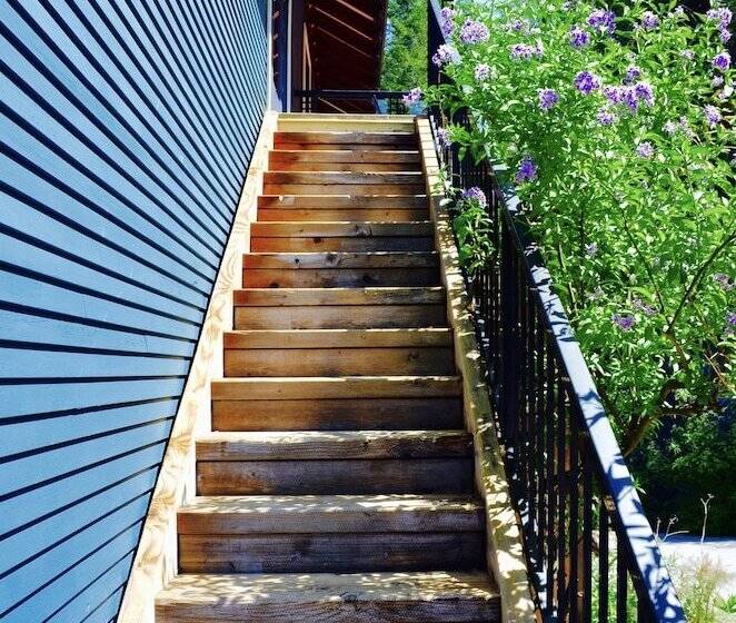 Hotel Artisan Suites On Bowen