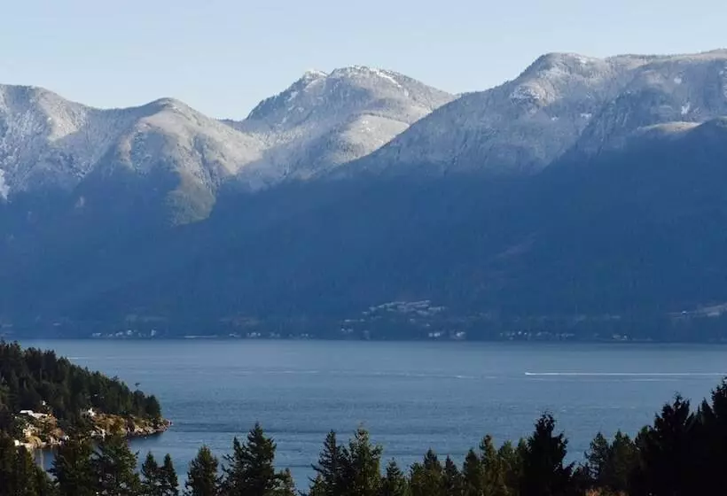 Hotelli Artisan Suites On Bowen