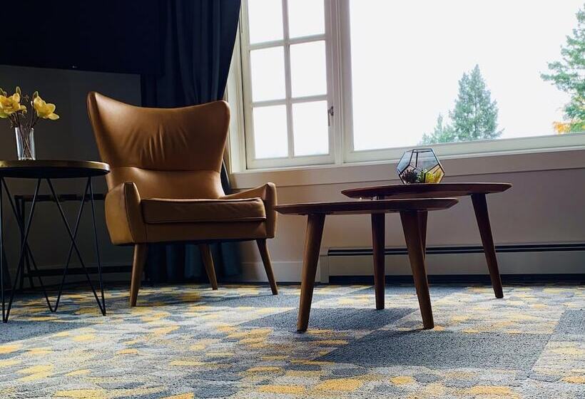 Hotel Artisan Suites On Bowen