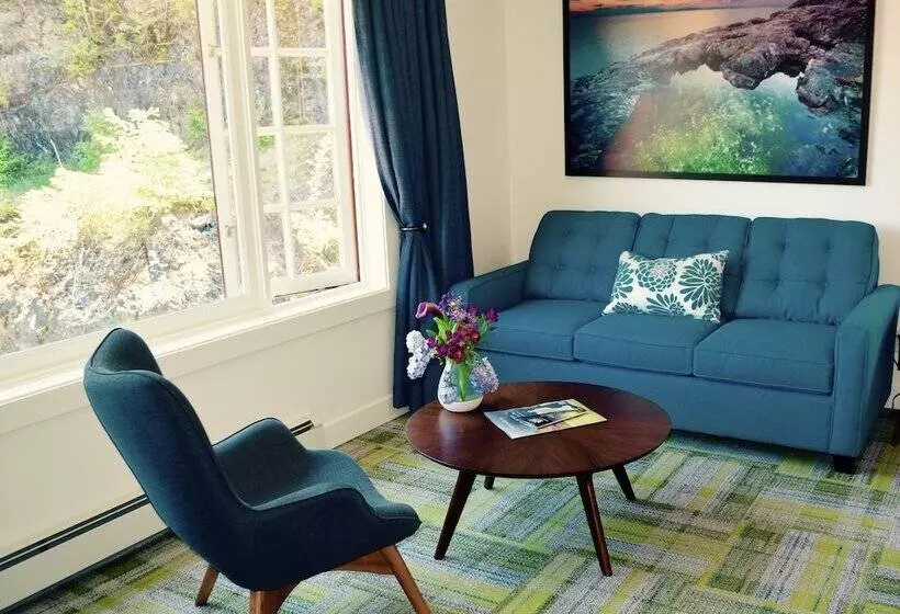 Hotelli Artisan Suites On Bowen