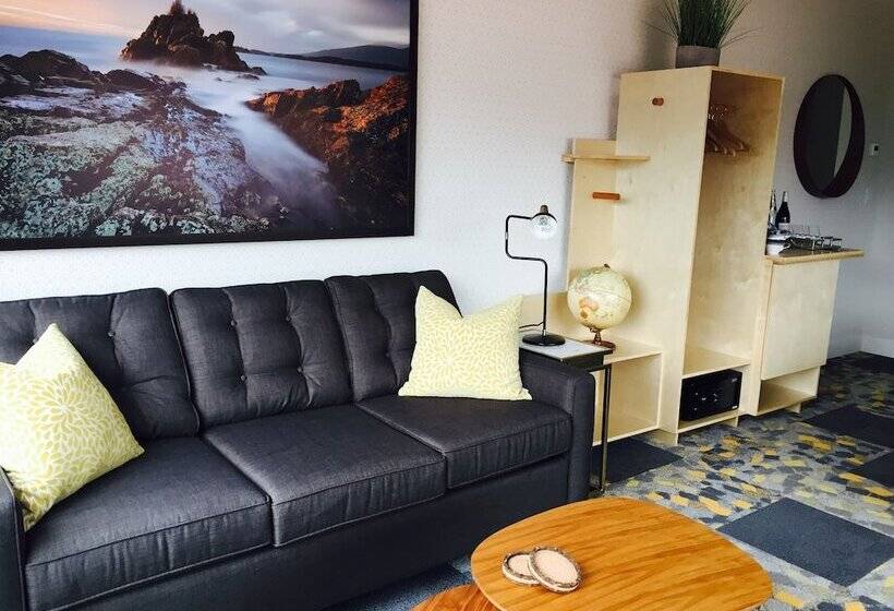 Hotel Artisan Suites On Bowen