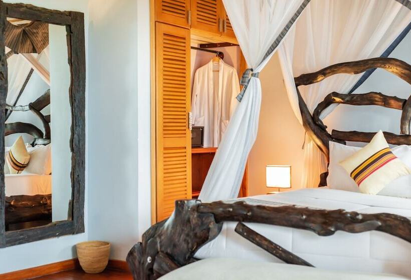 هتل Buffalo Safari Lodge