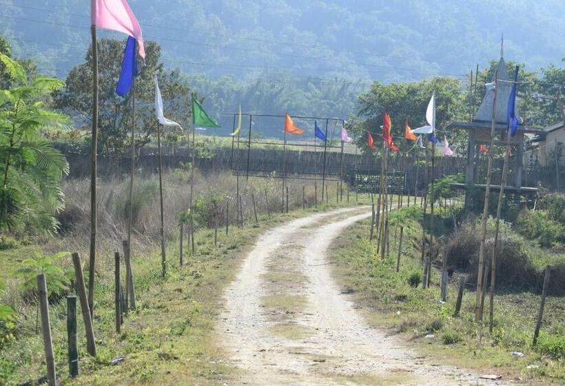 ホテル Camp Rhino Resort