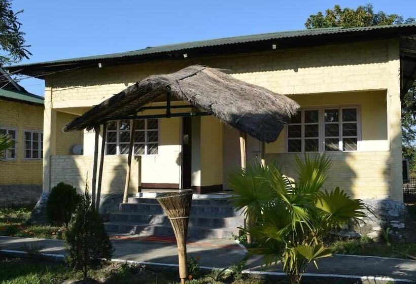 ホテル Camp Rhino Resort