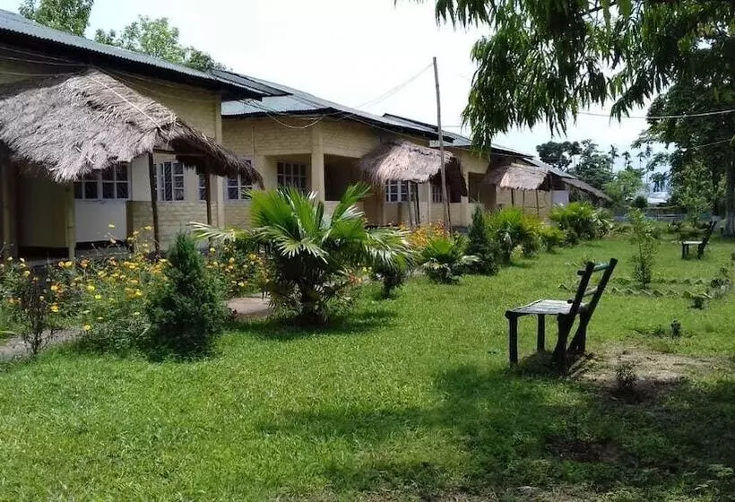 ホテル Camp Rhino Resort
