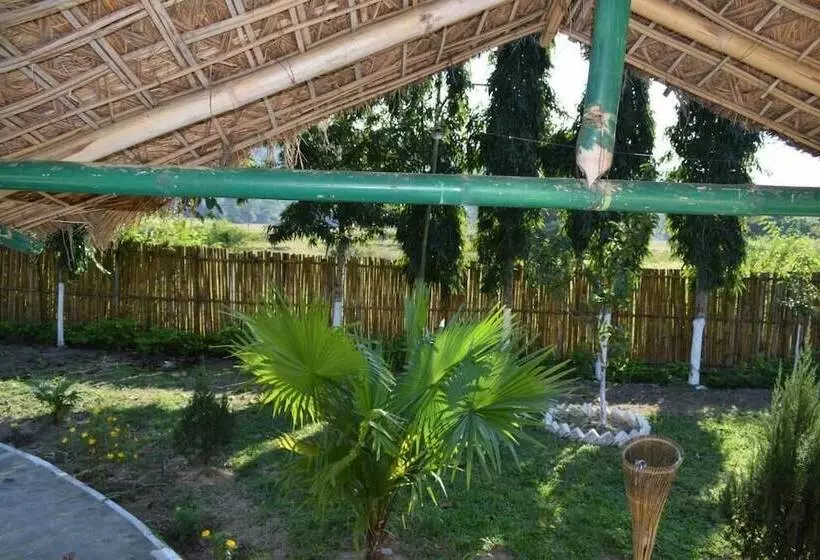 ホテル Camp Rhino Resort