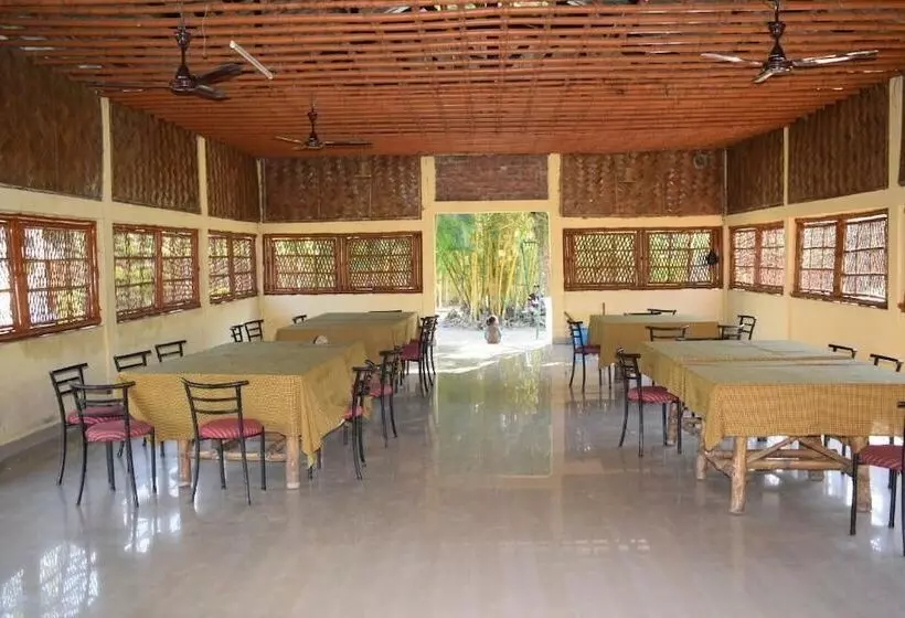 ホテル Camp Rhino Resort