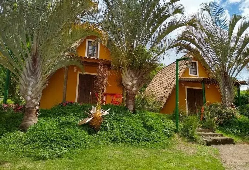 Hotelli Chalés Quinta Do Cedro