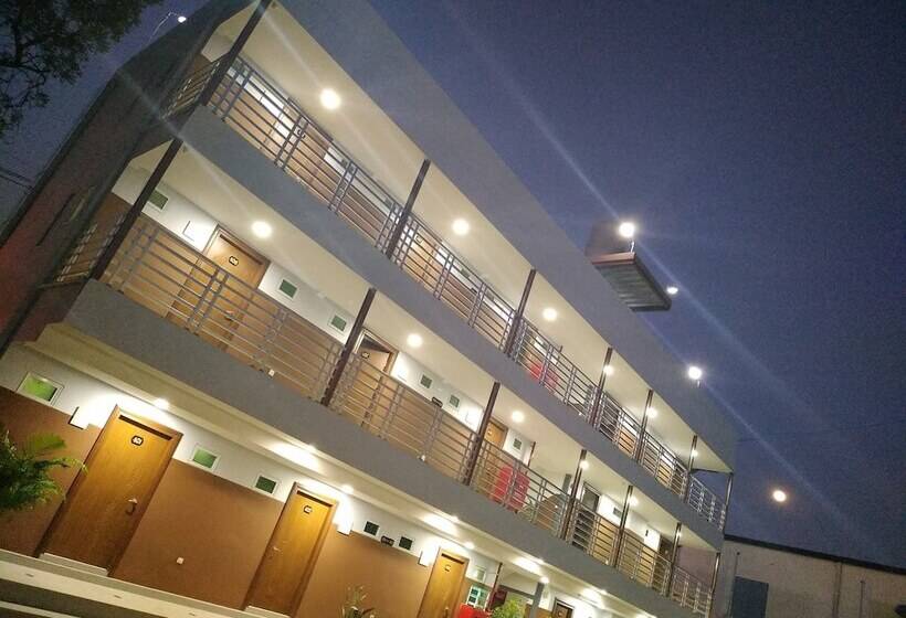 هتل Grand Diamond Guest House