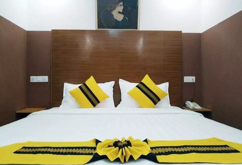هتل Grand Diamond Guest House