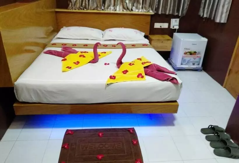 هتل Grand Diamond Guest House