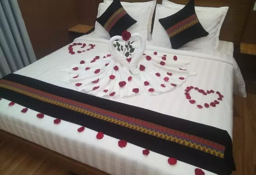 هتل Grand Diamond Guest House