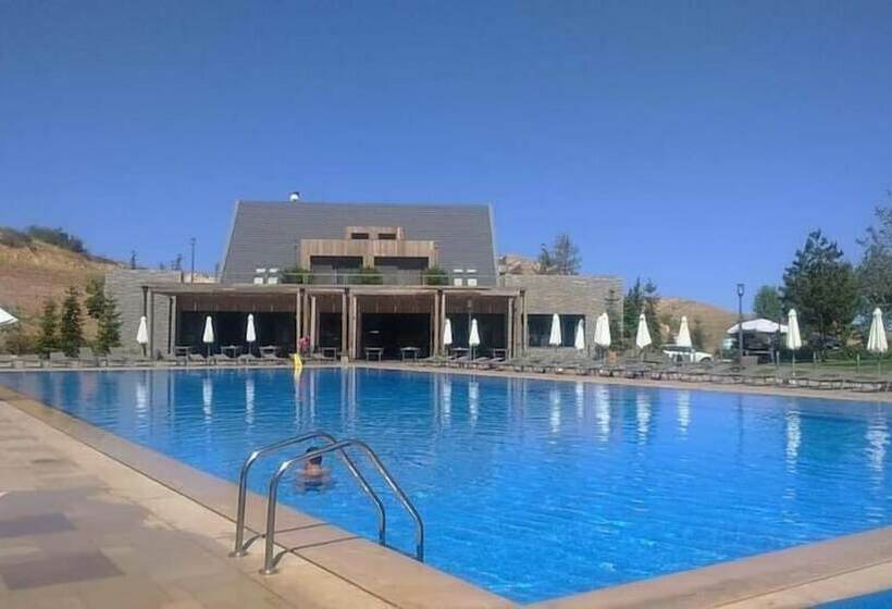 هتل Le Grand Chalet Zaarour