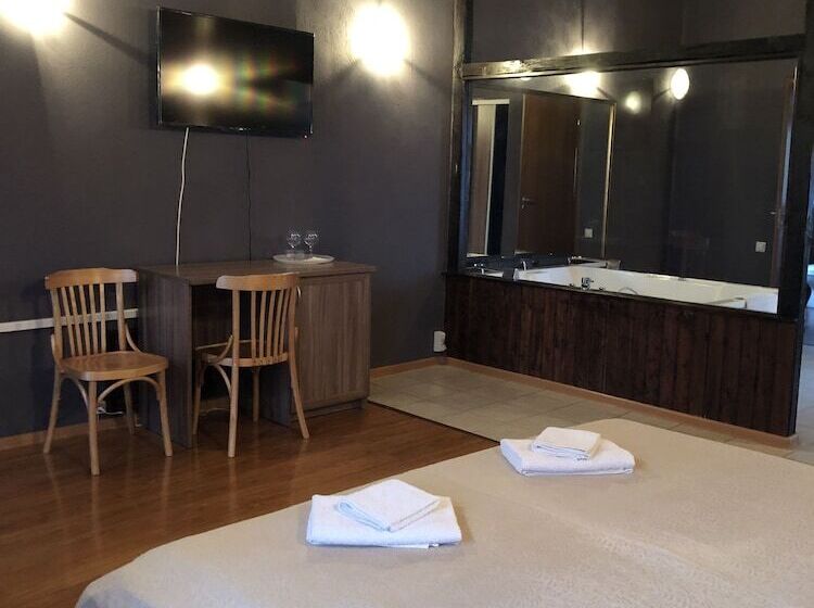 בית מלון כפרי Mozhayskiy