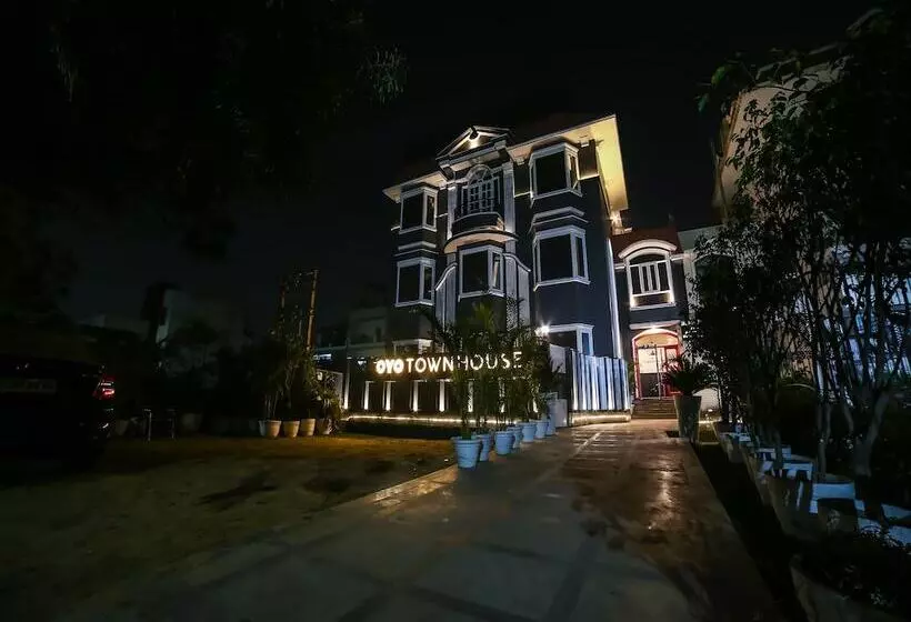 هتل Oyo Townhouse 062 Cyber City