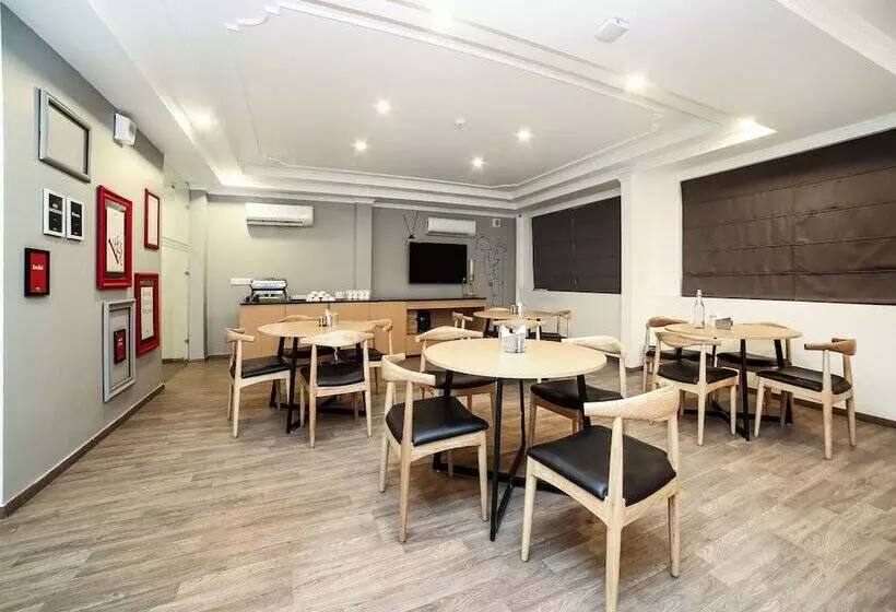 هتل Oyo Townhouse 062 Cyber City