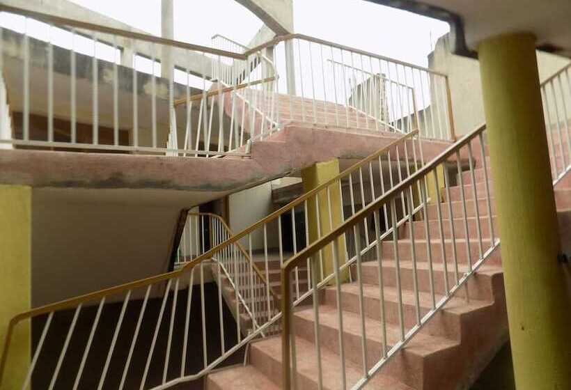 هتل Pride Travellers