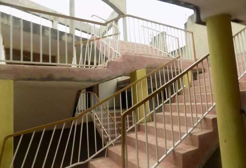 هتل Pride Travellers