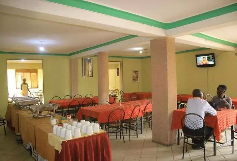 هتل Pride Travellers