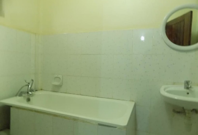 هتل Pride Travellers