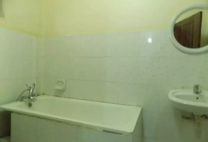 هتل Pride Travellers