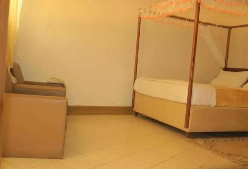 هتل Pride Travellers