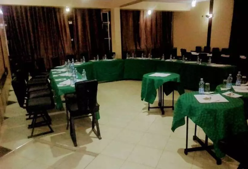 Kibar Mos Hotel And Lodges