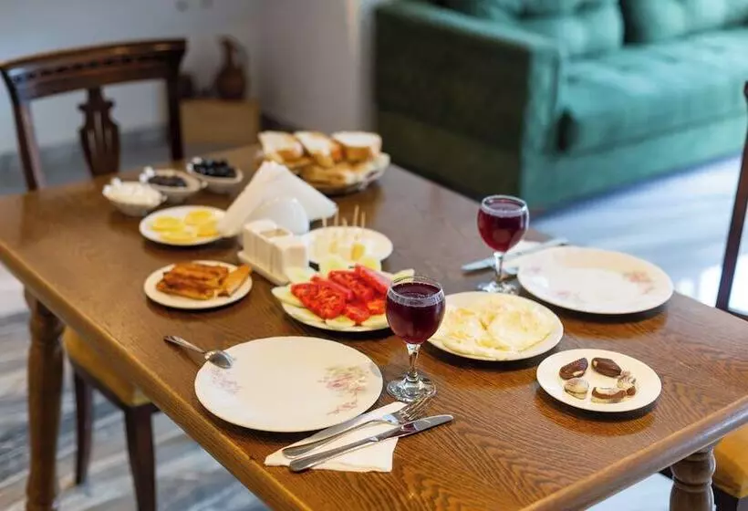 Mestia Hotel Level