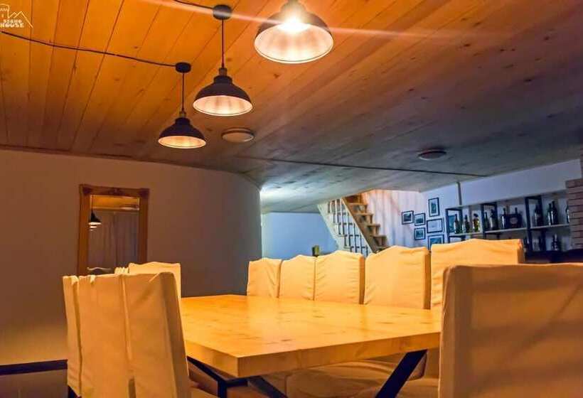 پانسیون Becho House