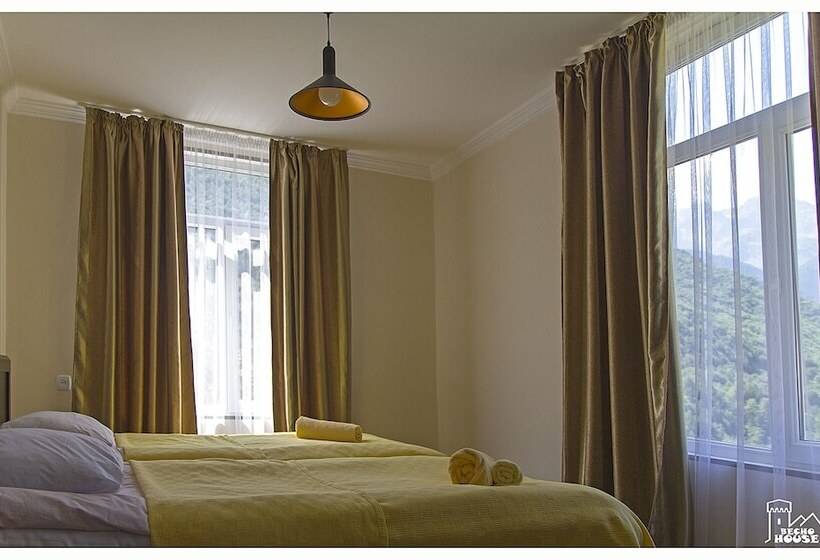 پانسیون Becho House