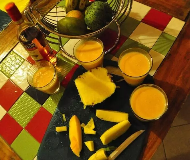 پانسیون Jah Freedom Inn Negril