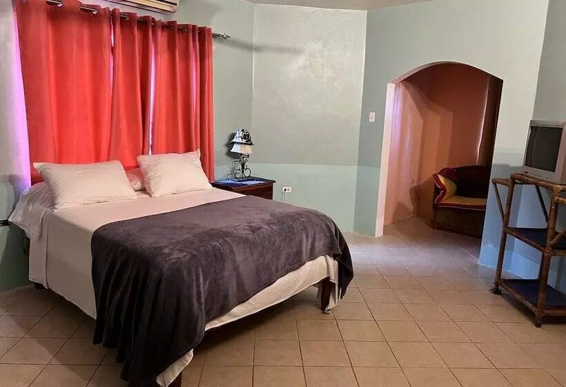 پانسیون Jah Freedom Inn Negril