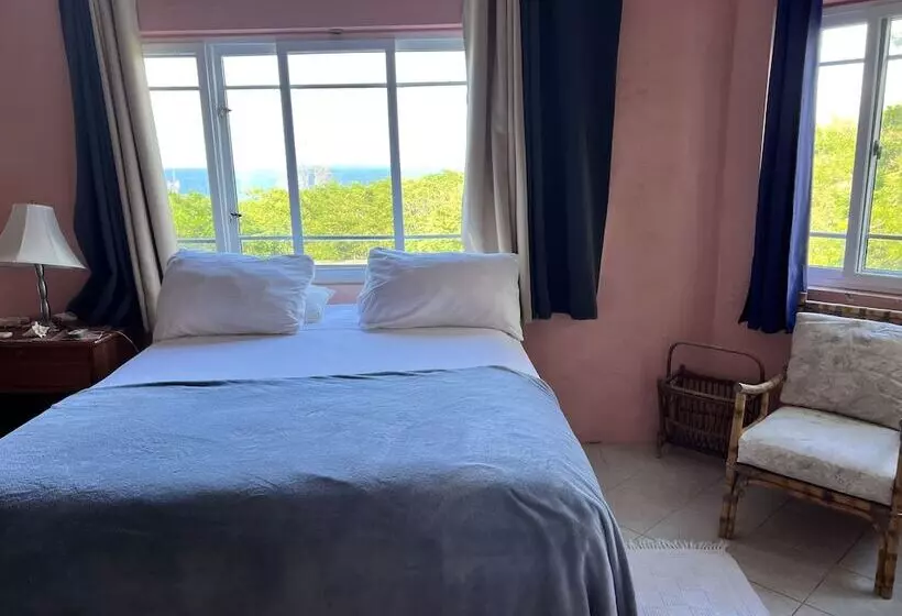 پانسیون Jah Freedom Inn Negril