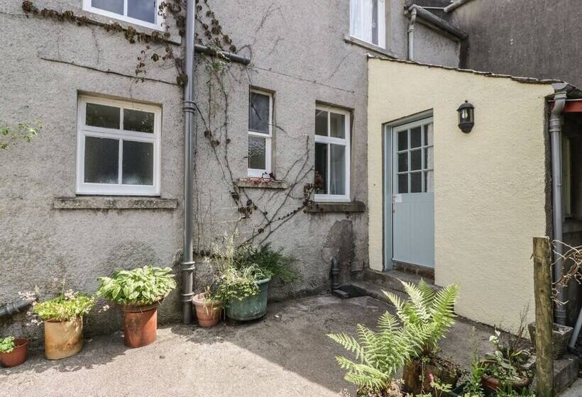 27 29 St. Marys Place