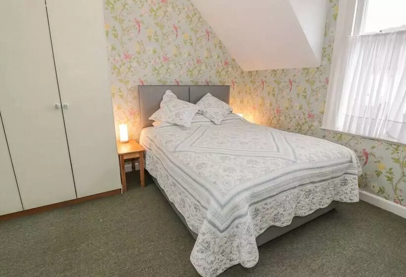 27 29 St. Marys Place