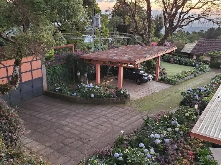 Aamiaismajoitus (B&B) Finca Paraiso Mountain Retreat